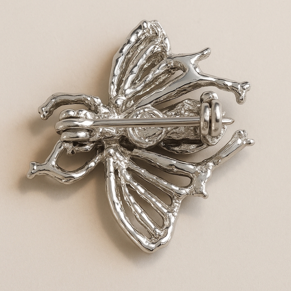 Cute Silver Bee Brooch With Crystals - Picture 2 of 2
